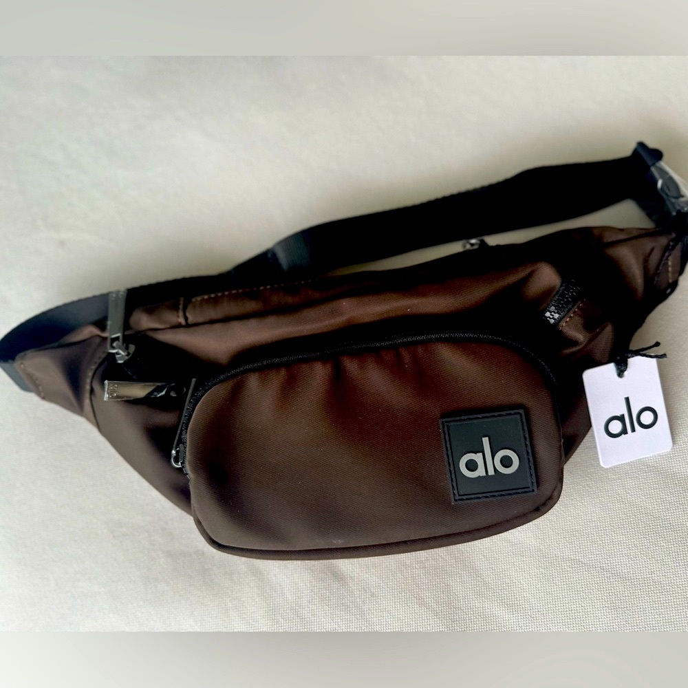 Alo Explorer Fanny Pack Espresso